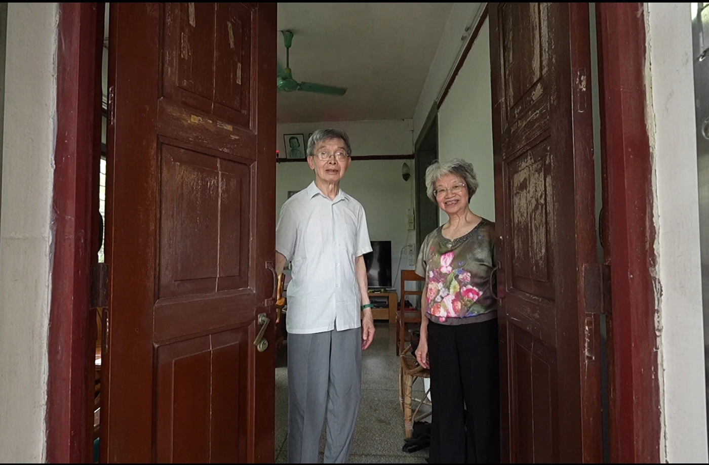 赖云云夫妇合影